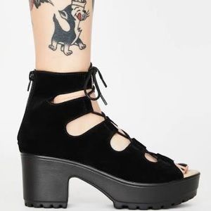 Chunky faux leather sandal size 7